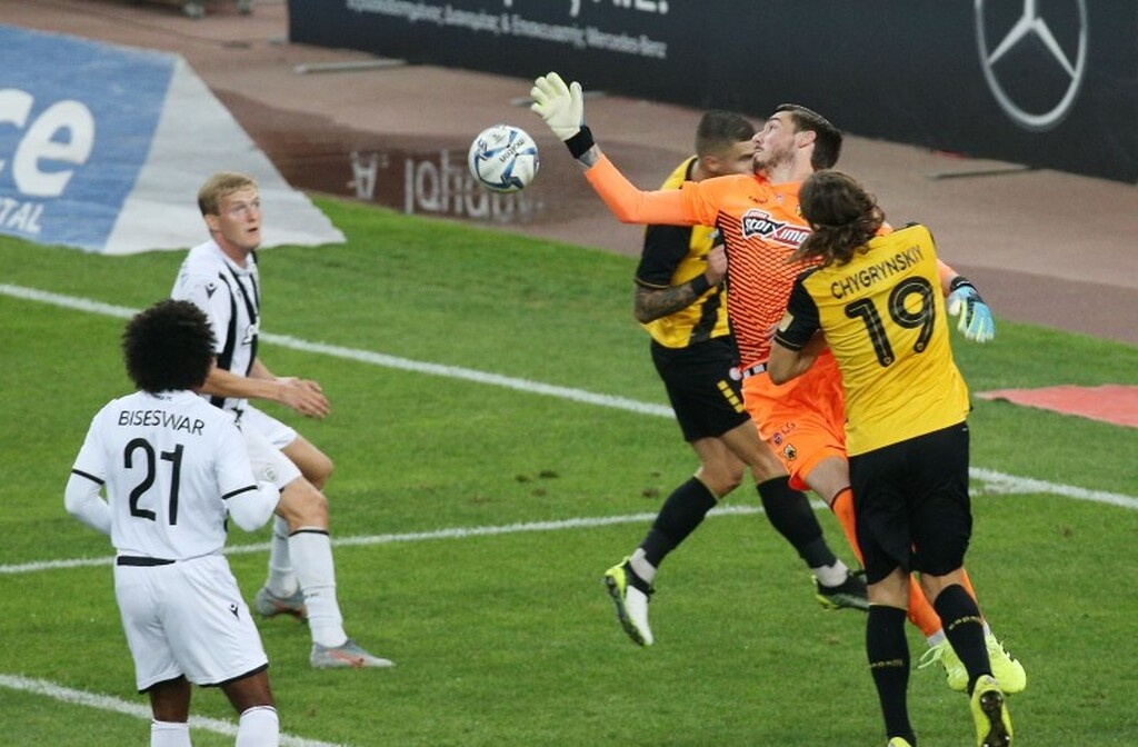 Η Μονπελιέ έφτασε το καλοκαίρι να δίνει μέχρι 4,5 εκατ. ευρώ, ενώ ήδη η Σέλτικ εξετάζει όλες τις παραμέτρους για τον παίκτη. Την ίδια στιγμή υπάρχουν ομάδες και από τη Γερμανία που εξετάζουν τον Μπάρκα