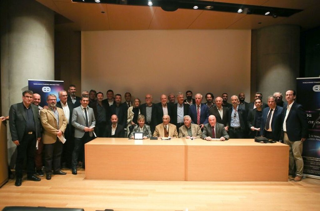 Βραβεία ΠΣΑΤ 2019: Τίμησαν τον δάσκαλο της δημοσιογραφίας, Ανδρέα Μπόμη (videos+photos)