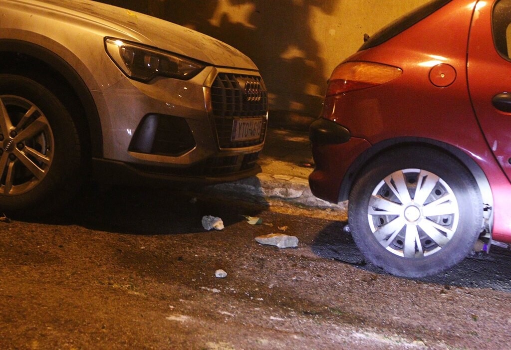 Σκηνές χάους στου Ζωγράφου, καρέ καρέ οι καταστροφές