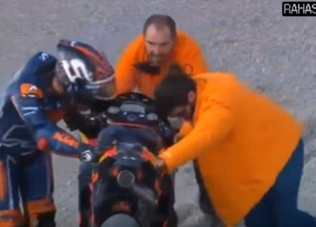 Τρομακτικό ατύχημα στο Moto GP - Γλίτωσε απο θαύμα ο Ζάρκο (video)