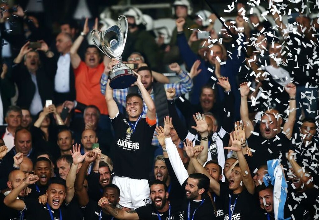 Σήκωσε και το Κύπελλο στη συνέχεια, αλλά αυτό δεν ήταν αρκετό για να είναι υποψήφιος στα βραβεία ΠΣΑΤ