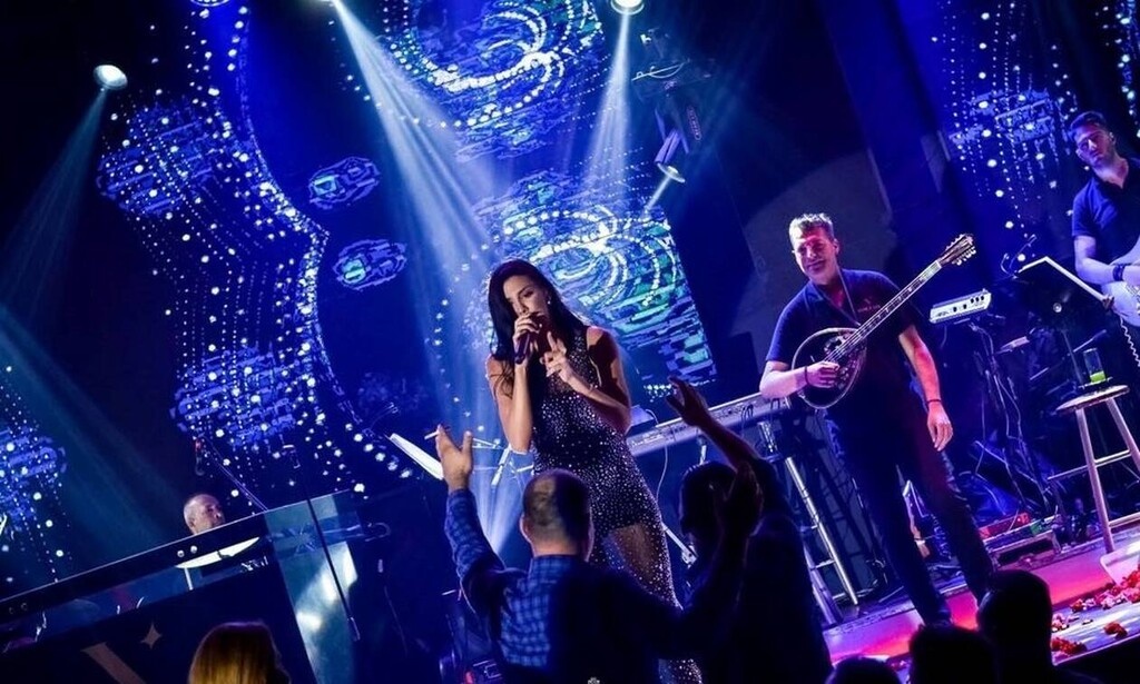 Γιώτα Ρεγγίνα: Η καλλονή που έρχεται από το Βορρά και θα μας μαγέψει με τη φωνή της (photos)