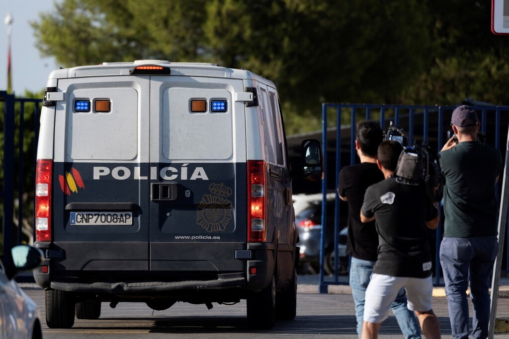 Τα ΜΜΕ σημειώνουν πως είχε ηγετική θέση στο συγκεκριμένο κύκλωμα, γι' αυτόν τον λόγο η επιχείρηση ονομάστηκε Maskoke (!). Η Αστυνομία προχώρησε στην κατάσχεση ενός τόνου χασίς αλλά και όπλων.