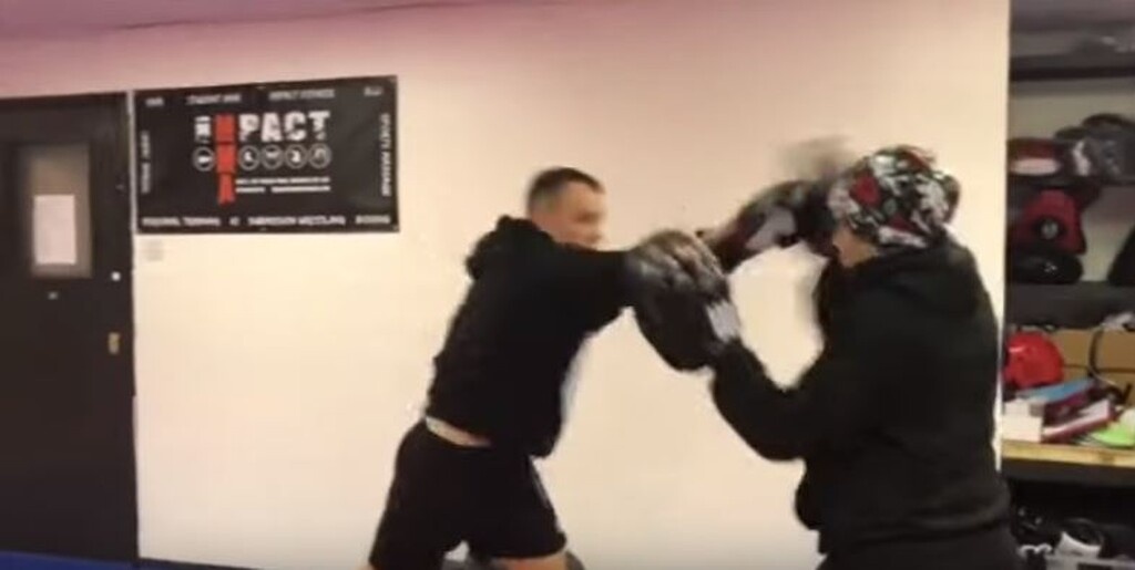 Σοκ στο MMA: Πέθανε αθλήτρια από χτύπημα! (video)