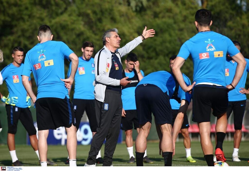 Και πρόσθεσε: «Η ομάδα μετά την Βοσνία δεν ήταν η ίδια. Είναι φως φανάρι. Τα παιδιά είναι μαζί πλέον μια γροθιά. Από το παιχνίδι με τον Λίχτενσταιν τα πράγματα δεν ήταν καλά και ήρθαμε ισοπαλία και δεν έχουμε καμία ελπίδα.