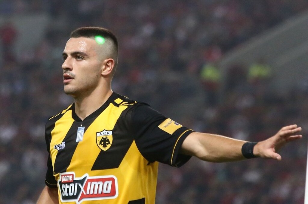 Έτσι ομάδες, όπως για παράδειγμα της Φέγενορντ έχουν ψηλά στη λίστα τους, τον νεαρό Έλληνα μέσο.