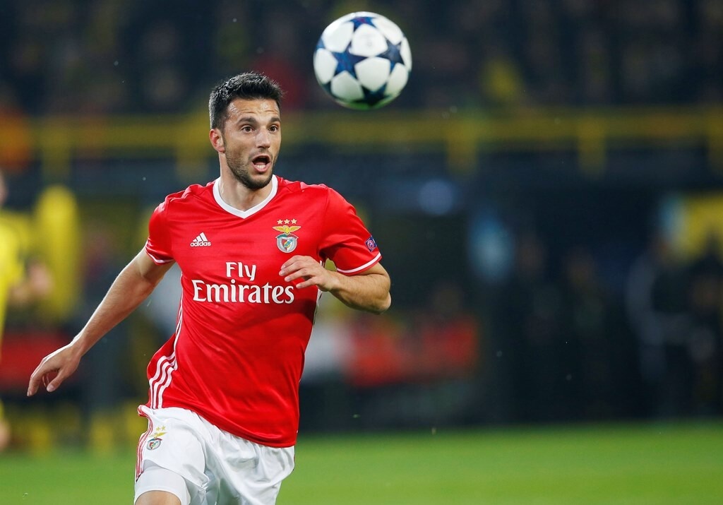 Ο λόγος για τον Ανδρέα Σάμαρη, ο οποίος βρίσκεται στην έξοδο από τη Μπενφίκα.