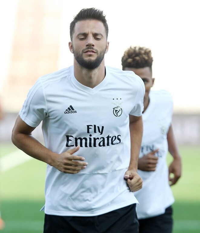 Ο 30χρονος αμυντικός μέσος, με θητεία στον Ολυμπιακό, αναμένεται να πωληθεί ή να δοθεί δανεικός, καθώς βρίσκεται εκτός πλάνων.