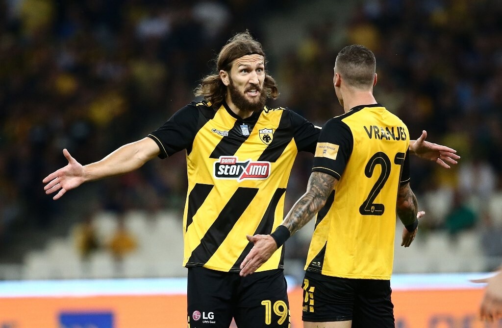 Παράλληλα, επιτακτική είναι η ανάγκη απόκτησης ενός στόπερ, καθώς οι Βράνιες, Τσιγκρίνσκι δεν εμπνέουν ασφάλεια για διαφορετικούς λόγους ο καθένας.