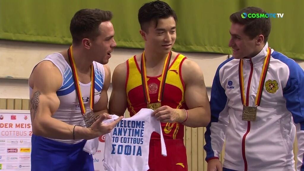 Το ξεχωριστό δώρο στον Πετρούνια από τους διοργανωτές στο Κότμπους (video)