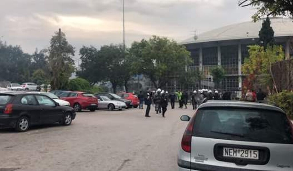 Ξύλο στη Θεσσαλονίκη: Επεισόδια οπαδών Άρη και ΠΑΟΚ! (video)