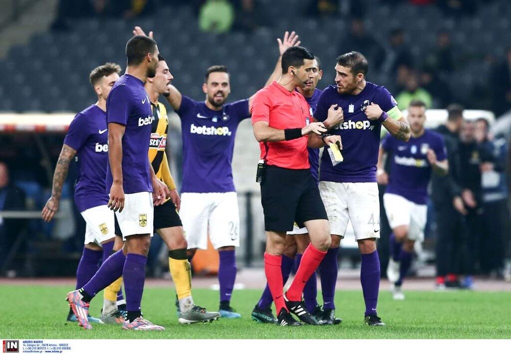 Ξέσπασμα-βόμβα από Ροζ για Ευαγγέλλου στο ΑΕΚ-Άρης: «Πόσα πήρες για το... πέναλτι»!