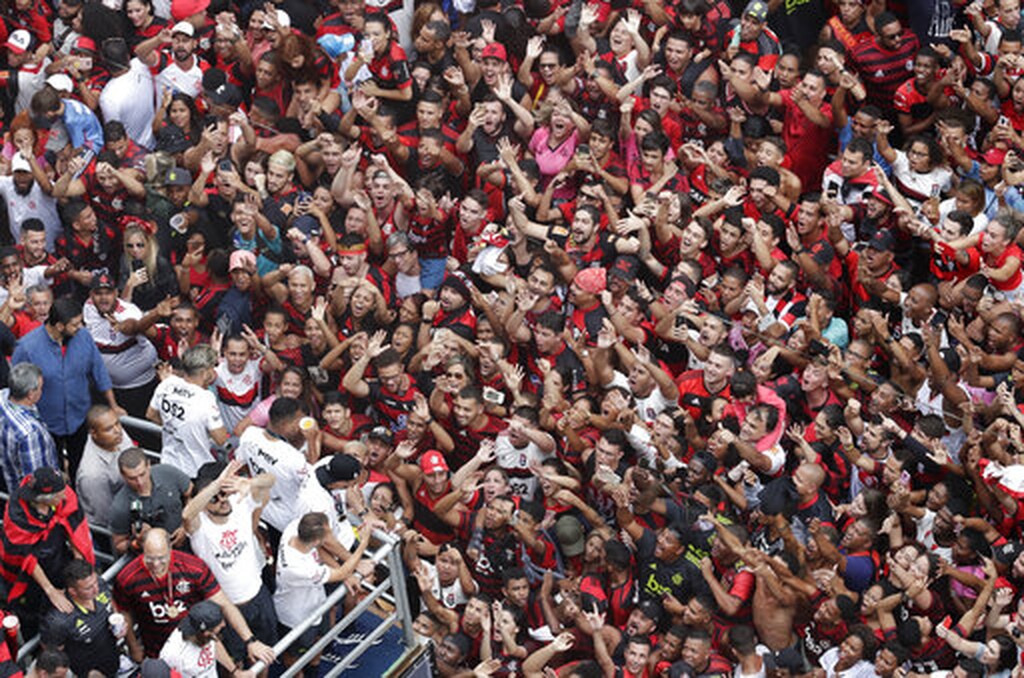 «Βούλιαξε» το Ρίο: Δυο εκατομμύρια φίλαθλοι στην υποδοχή της Φλαμένγκο (video+photos)