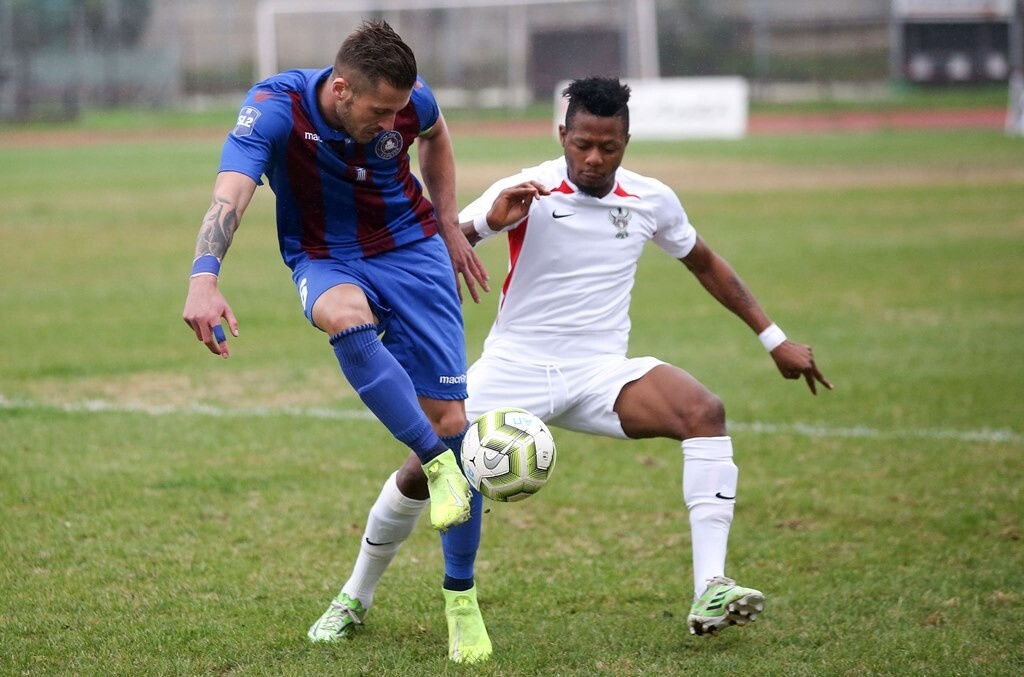 Σοκ! Επιτέθηκαν με μαχαίρι σε παίκτη του Απόλλωνα Πόντου και τον τραυμάτισαν!