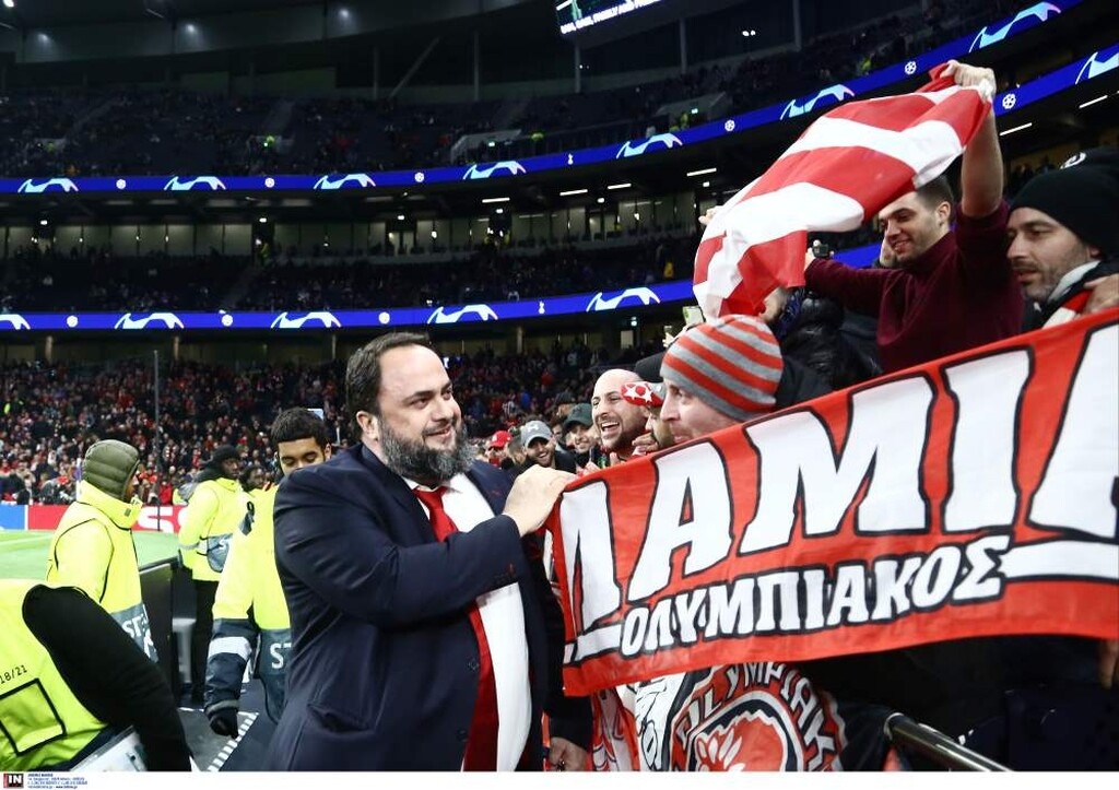 Τότεναμ-Ολυμπιακός: Η ερυθρόλευκη εξέδρα και τα τετ τετ του Μαρινάκη στο Λονδίνο (photos)