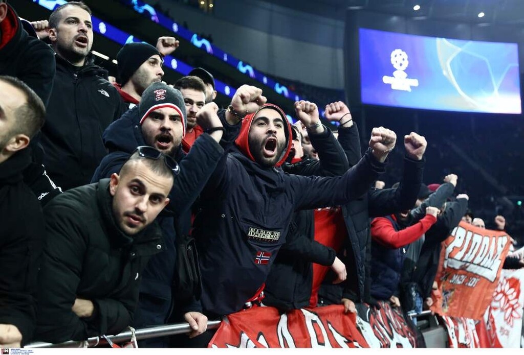 Τότεναμ-Ολυμπιακός: Η ερυθρόλευκη εξέδρα και τα τετ τετ του Μαρινάκη στο Λονδίνο (photos)