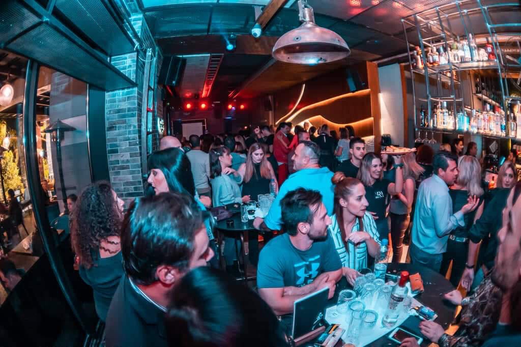 Τα «έσπασε» το πρώτο live στο Rock Avenue με τον Κώστα Μπίγαλη