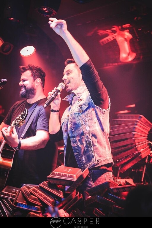 Θανάσης Βασιλάκος: Αποθεώθηκε όταν πήγε σε Κουρκούλη και Καμπακάκη (photos)