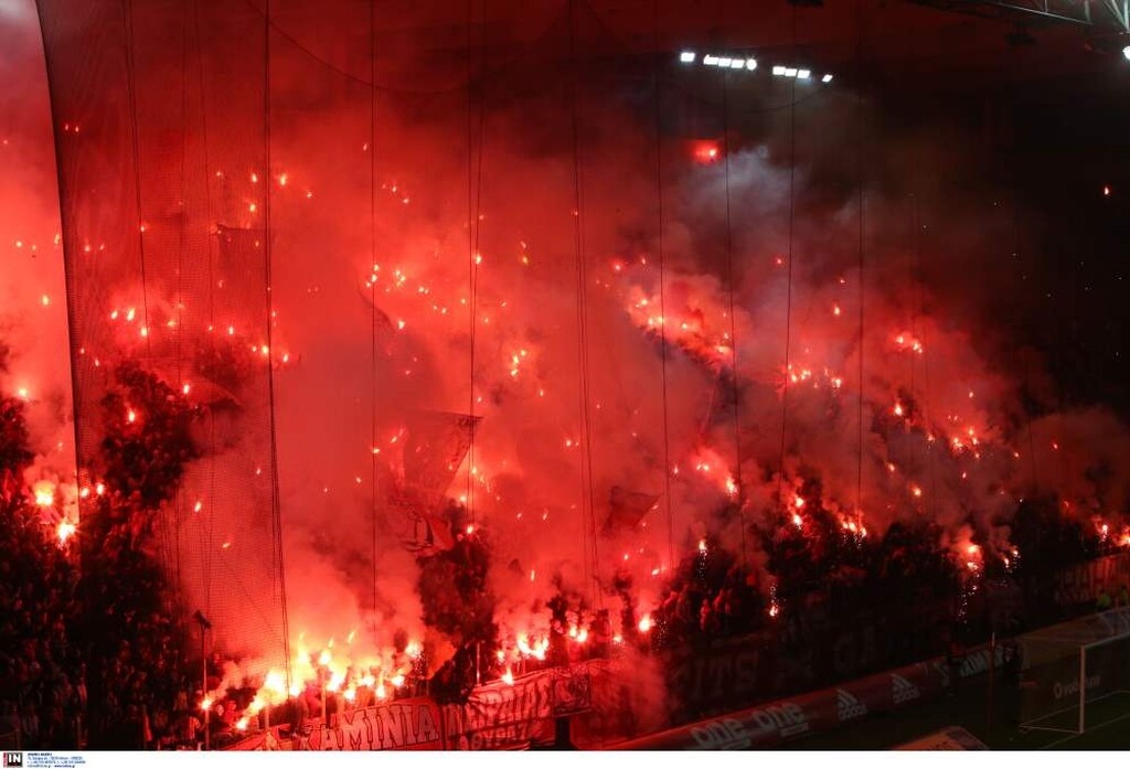 Ολυμπιακός-ΠΑΟΚ: Γι' αυτό άργησε η σέντρα στο ντέρμπι (photos)
