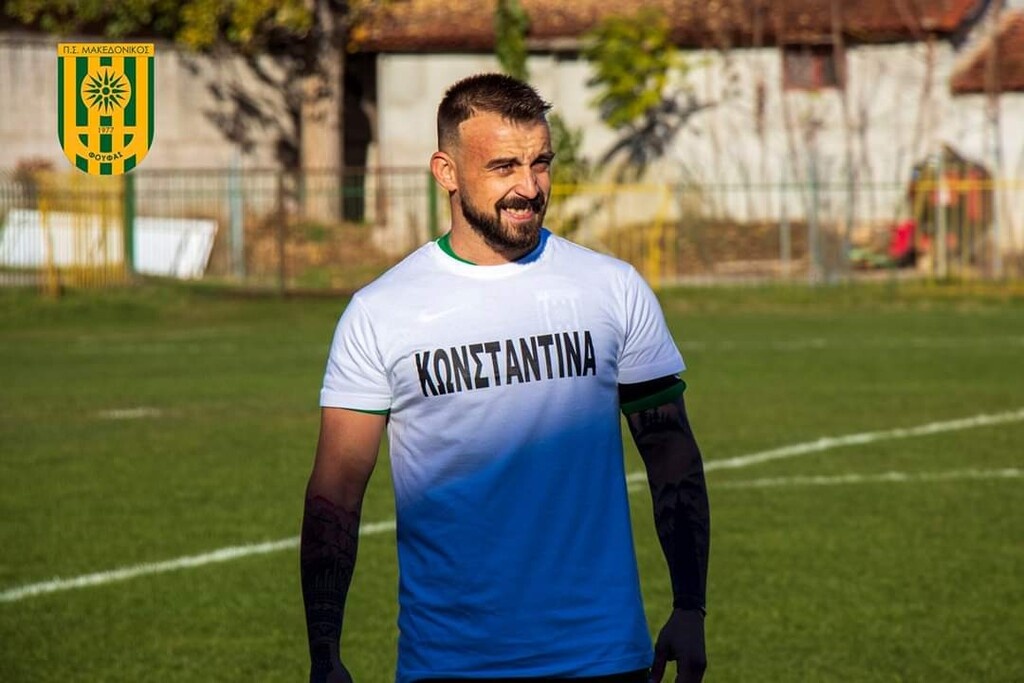 Η πιο όμορφη εικόνα της αγωνιστικής: Πρόταση γάμου σε γήπεδο Γ’ Εθνικής (photos+video)