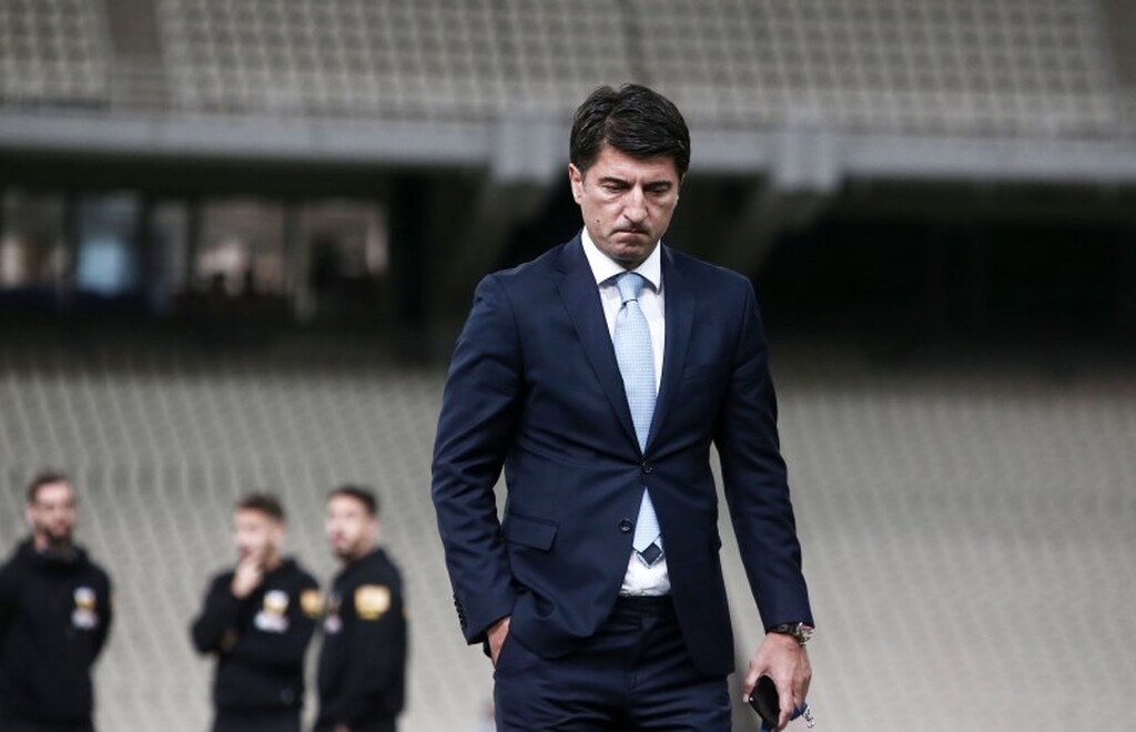 Σε κάθε περίπτωση, ο Ίβιτς μιλά με προπονητές που θεωρεί πως όχι απλώς θα έρθουν για να βγάλουν την σεζόν, αλλά έχουν και τις ικανότητες να θέσουν τις βάσεις για να συνεχίσουν και την επόμενη περίοδο.