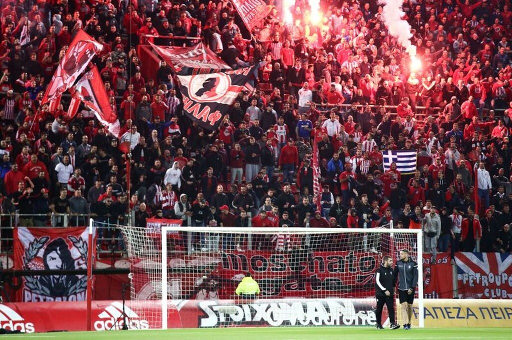 Ο Ολυμπιακός κινδυνεύει με τιμωρία για όσα έγιναν στο ντέρμπι με τον ΠΑΟΚ.