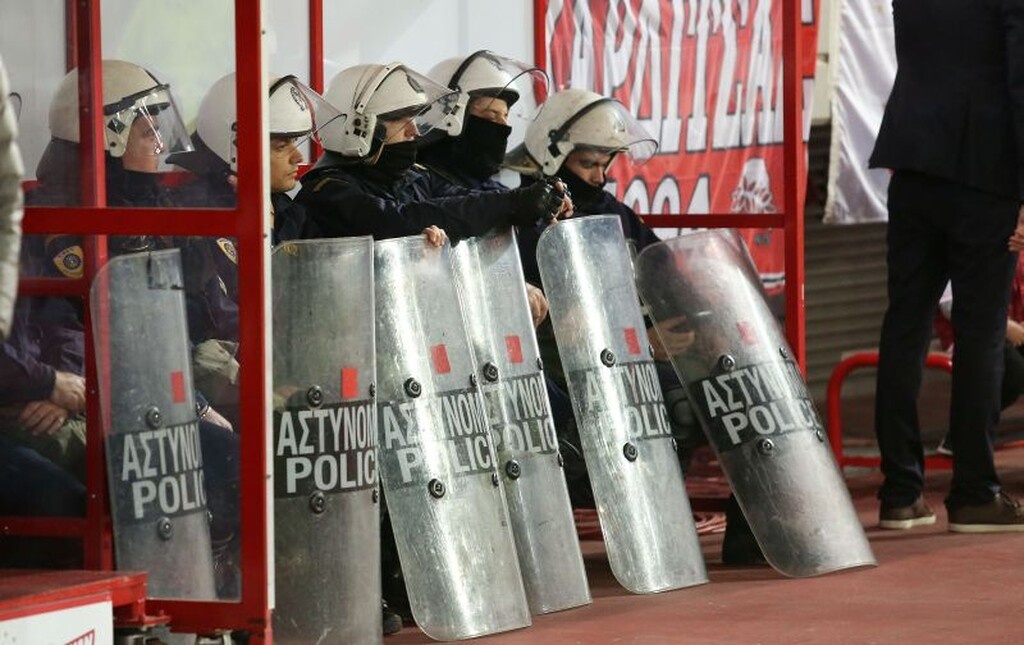 Η έκθεση της αστυνομίας σε αυτές τις περιπτώσεις, όπως και τα ερασιτεχνικά βίντεο, κατατίθενται συμπληρωματικά και δεν έχουν την ίδια βαρύτητα με την έκθεση του παρατηρητή και το φύλλο αγώνα.