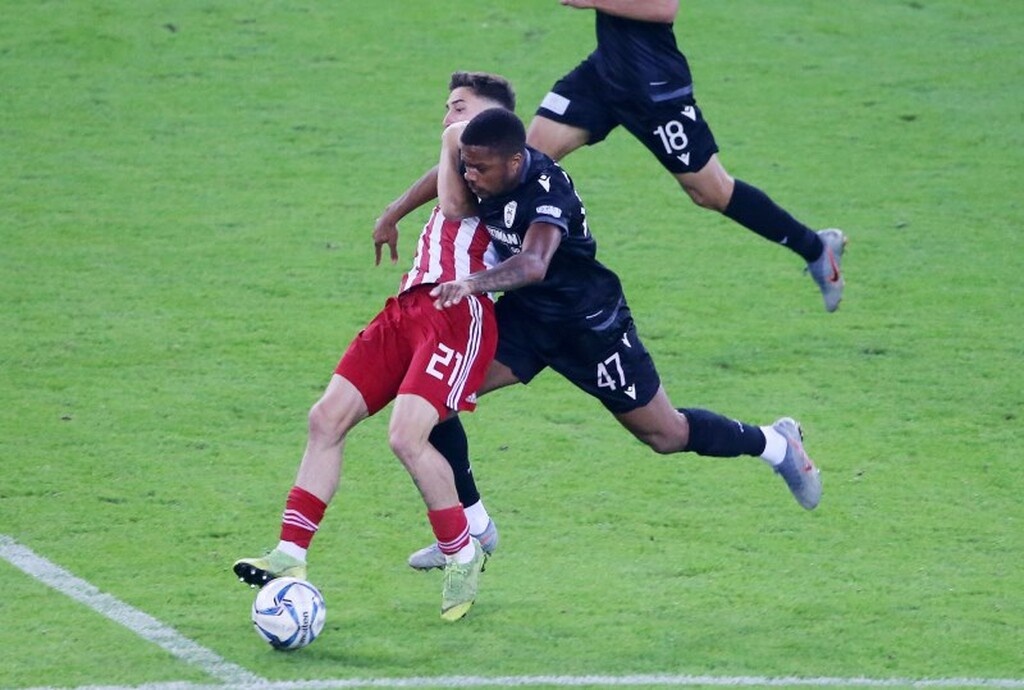 Συγκεκριμένα, Βερόνα, Φιορεντίνα και Σαμπντόρια έχουν στο στόχαστρό τους τον Άκπομ.