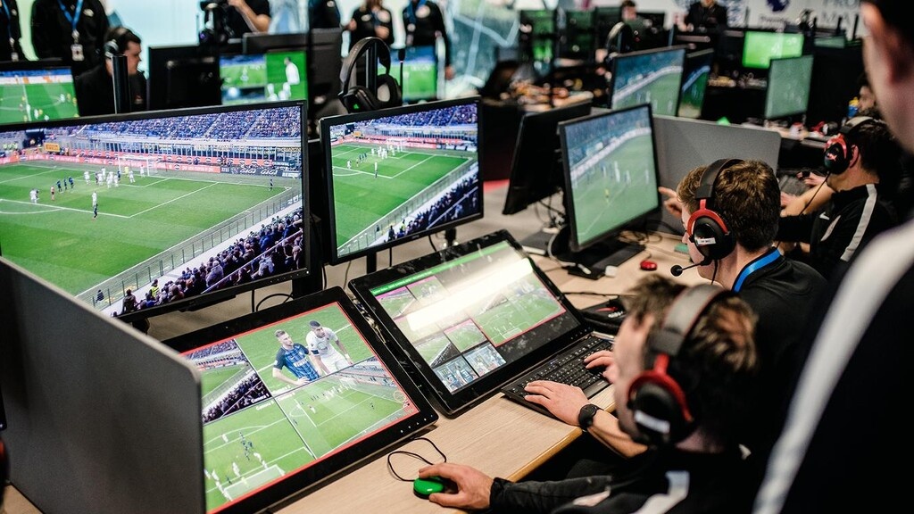 Στόχος της κίνησης αυτής, αν εγκριθεί από την Premier League, είναι να καταλαβαίνουν οι οπαδοί καλύτερα τις αποφάσεις των διαιτητών.