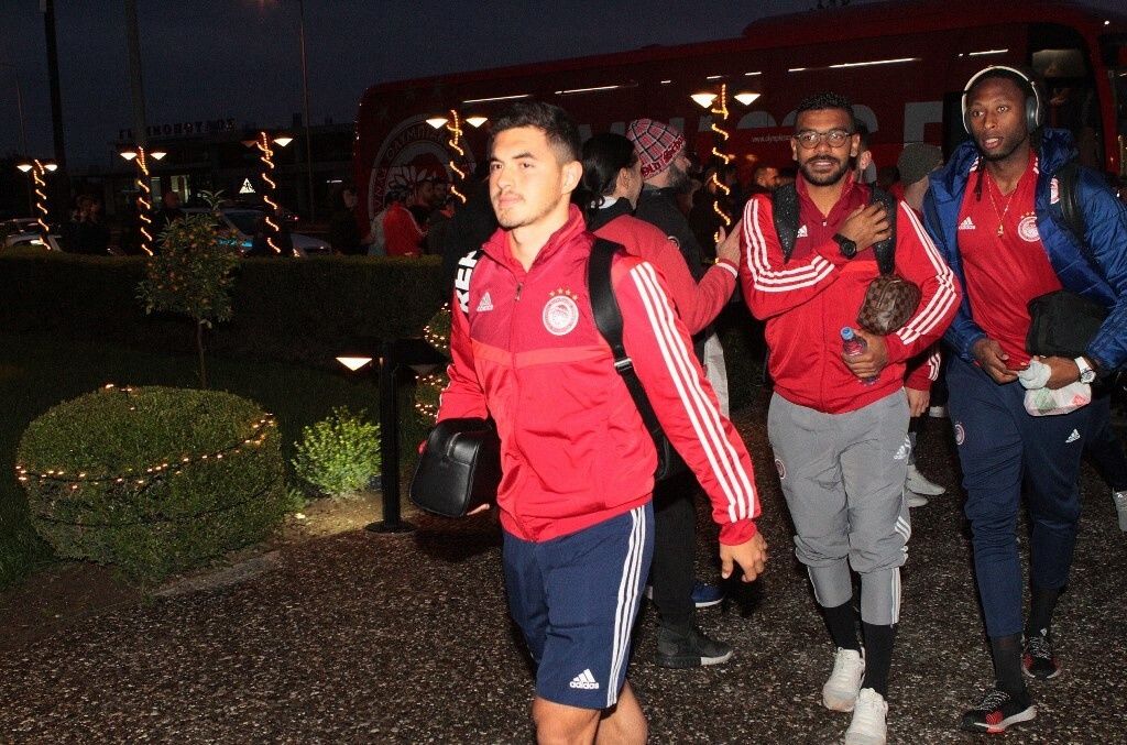 Ολυμπιακός: Θερμή υποδοχή στο Αγρίνιο (photos)