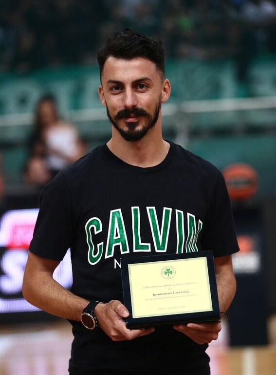 Παναθηναϊκός ΟΠΑΠ – Ολυμπιακός: Βράβευσε Γκελαούζο ο Γιαννακόπουλος (video+photos)