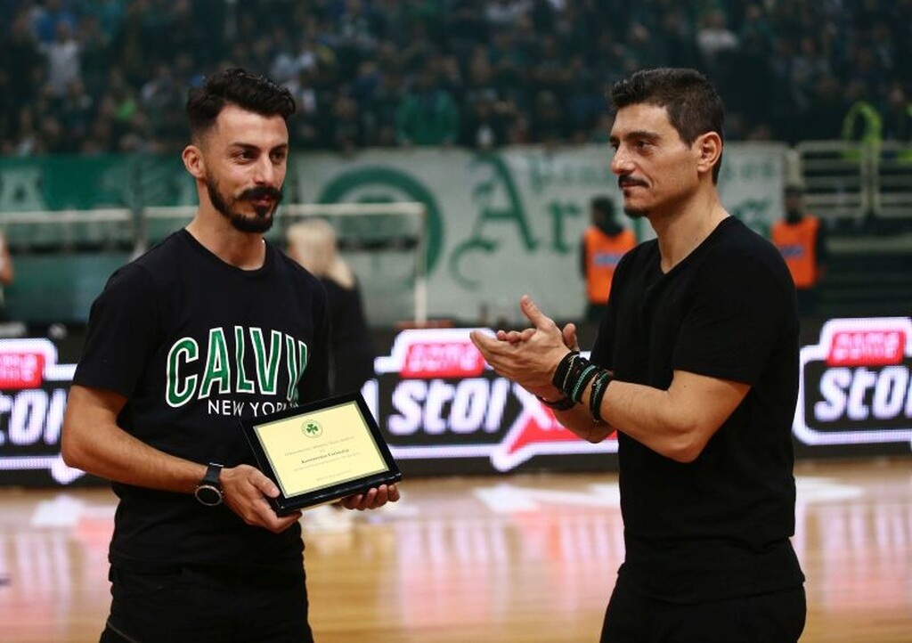 Παναθηναϊκός ΟΠΑΠ – Ολυμπιακός: Βράβευσε Γκελαούζο ο Γιαννακόπουλος (video+photos)