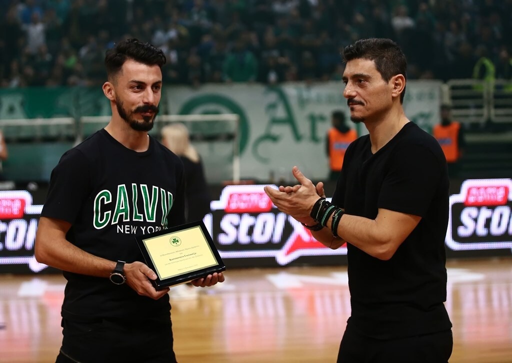 Παναθηναϊκός ΟΠΑΠ – Ολυμπιακός: Βράβευσε Γκελαούζο ο Γιαννακόπουλος (video+photos)