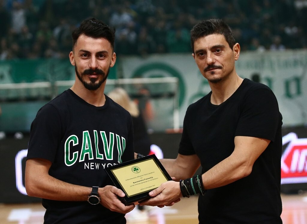 Παναθηναϊκός ΟΠΑΠ – Ολυμπιακός: Βράβευσε Γκελαούζο ο Γιαννακόπουλος (video+photos)