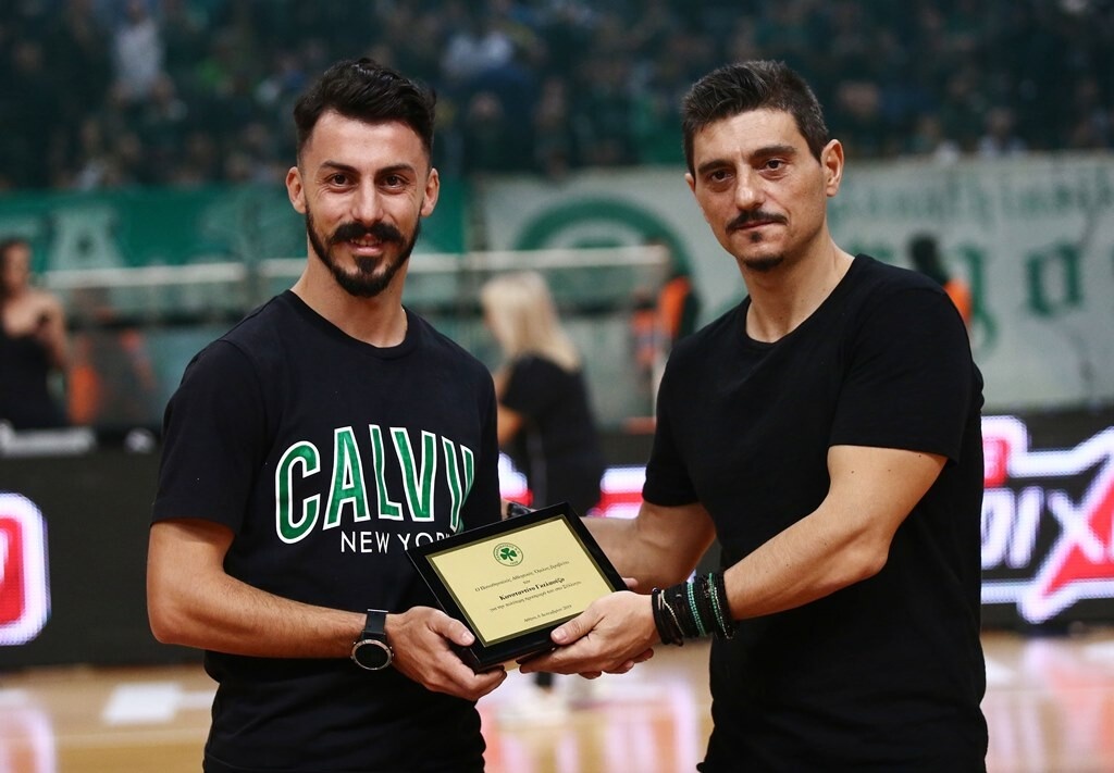 Παναθηναϊκός ΟΠΑΠ – Ολυμπιακός: Βράβευσε Γκελαούζο ο Γιαννακόπουλος (video+photos)