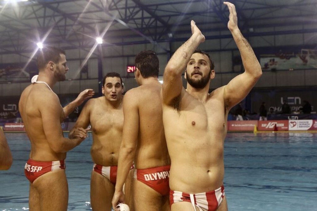 Ολυμπιακός – Γιούνγκ 6-5: Βήμα για την πρωτιά! (video+photos)