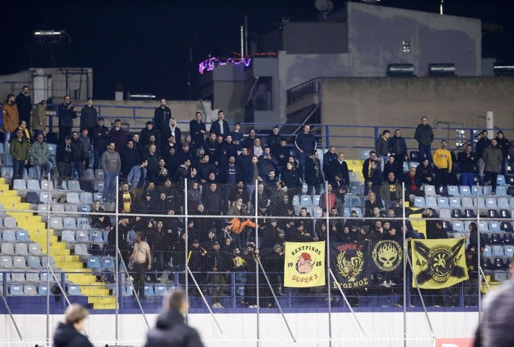 Έκαψαν βαν με οπαδούς του Άρη!