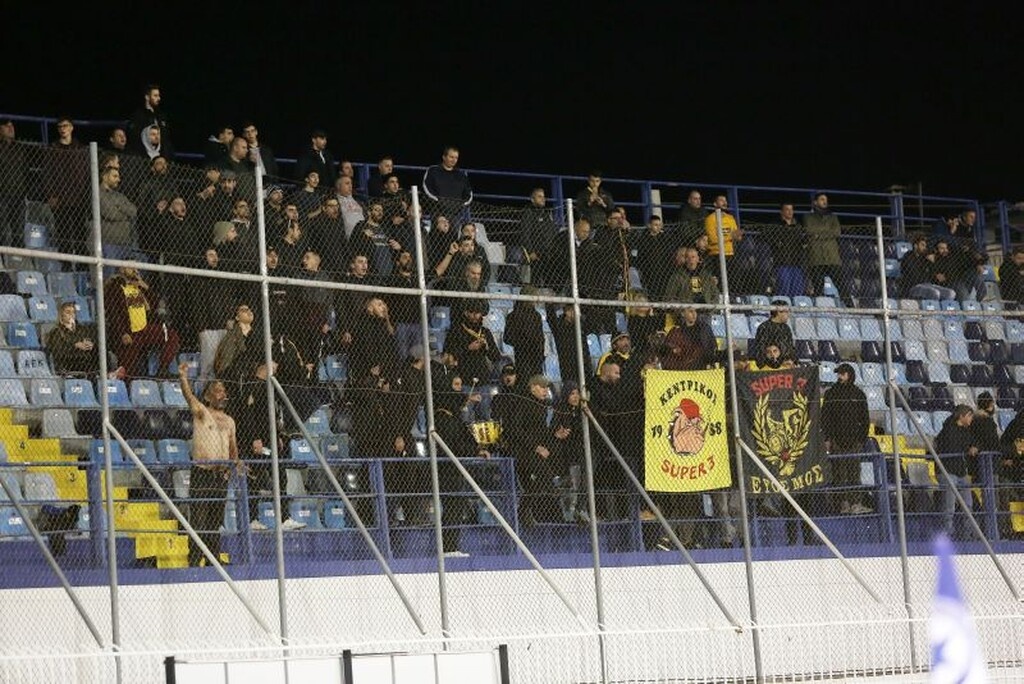 Έκαψαν βαν με οπαδούς του Άρη!