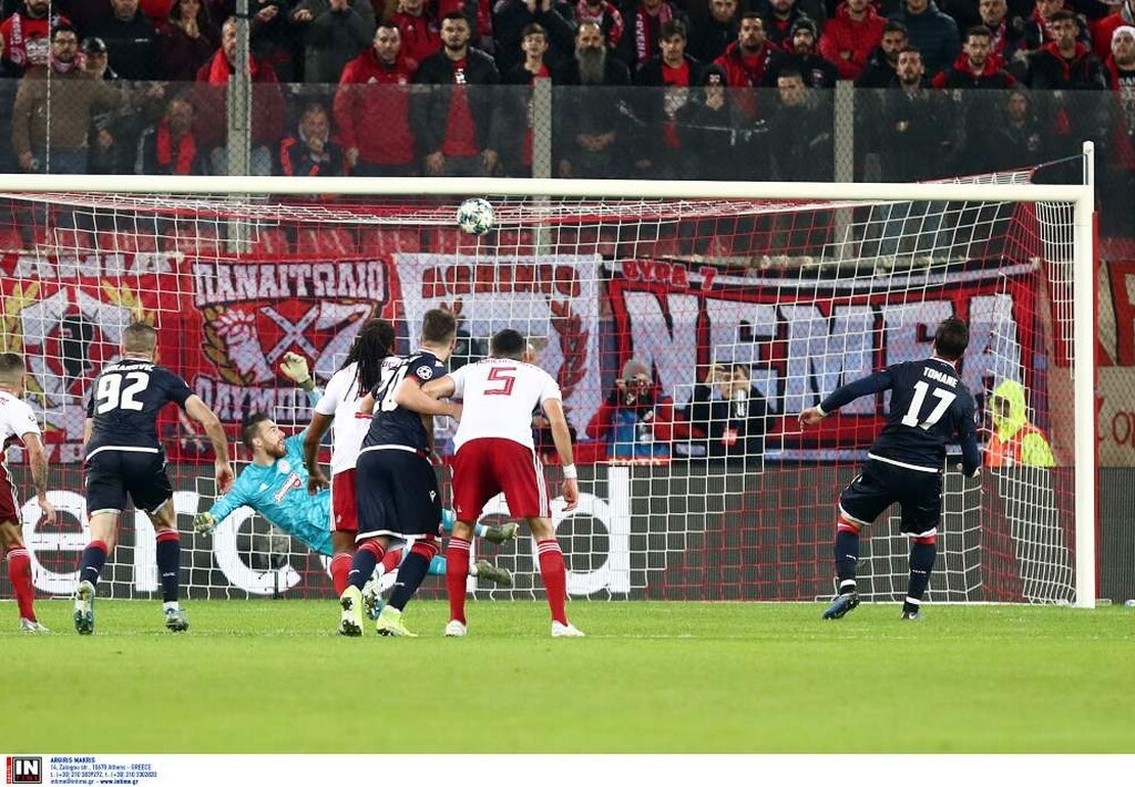Tο χαμένο πέναλτι του Eρυθρού Αστέρα, σώθηκε από το δοκάρι ο Ολυμπιακός (video)