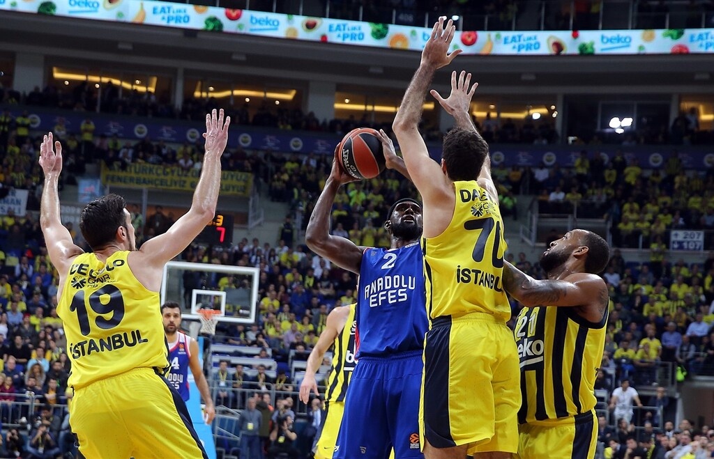 Φενέρμπαχτσε-Αναντολού Εφές 73-81: Εύκολα και ωραία τον «εμφύλιο» (photos)