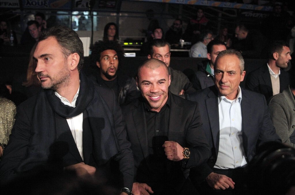 Στο Premium Boxing Event ο Ιβάν Σαββίδης και πολλά στελέχη του ΠΑΟΚ (photos)