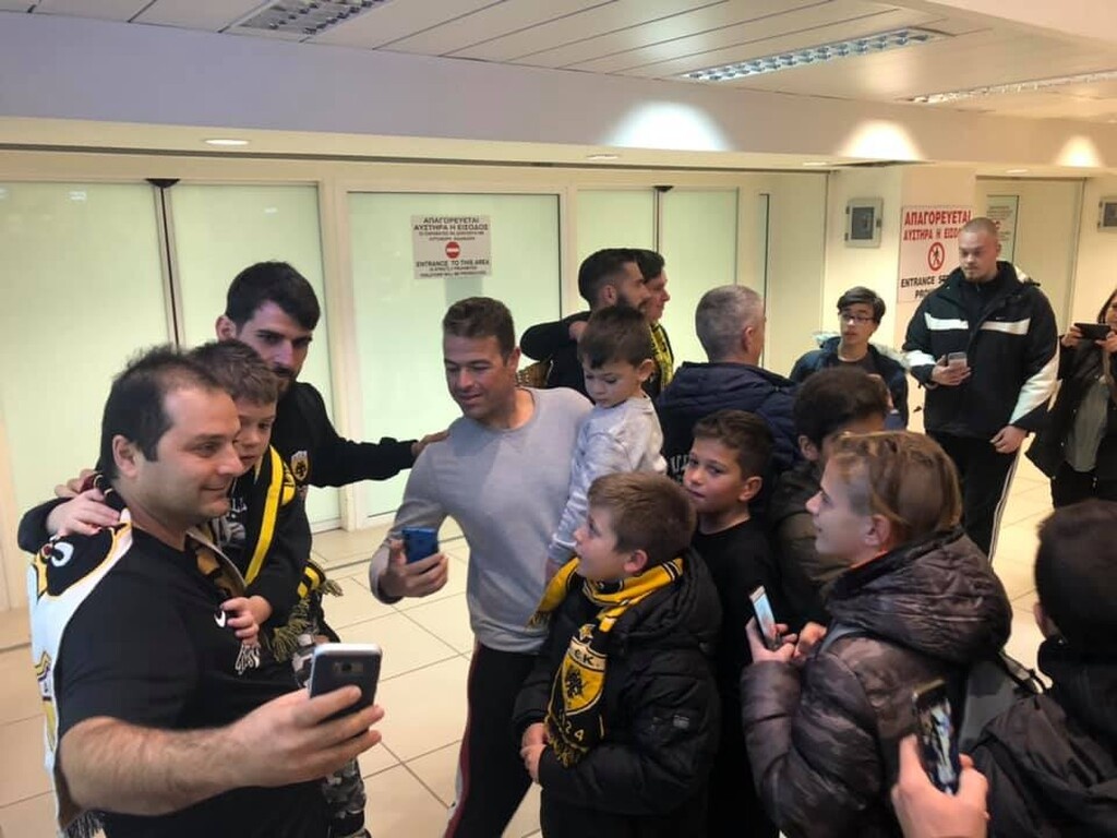 ΑΕΚ: Θερμή υποδοχή της αποστολής στην Αλεξανδρούπολη (photos)