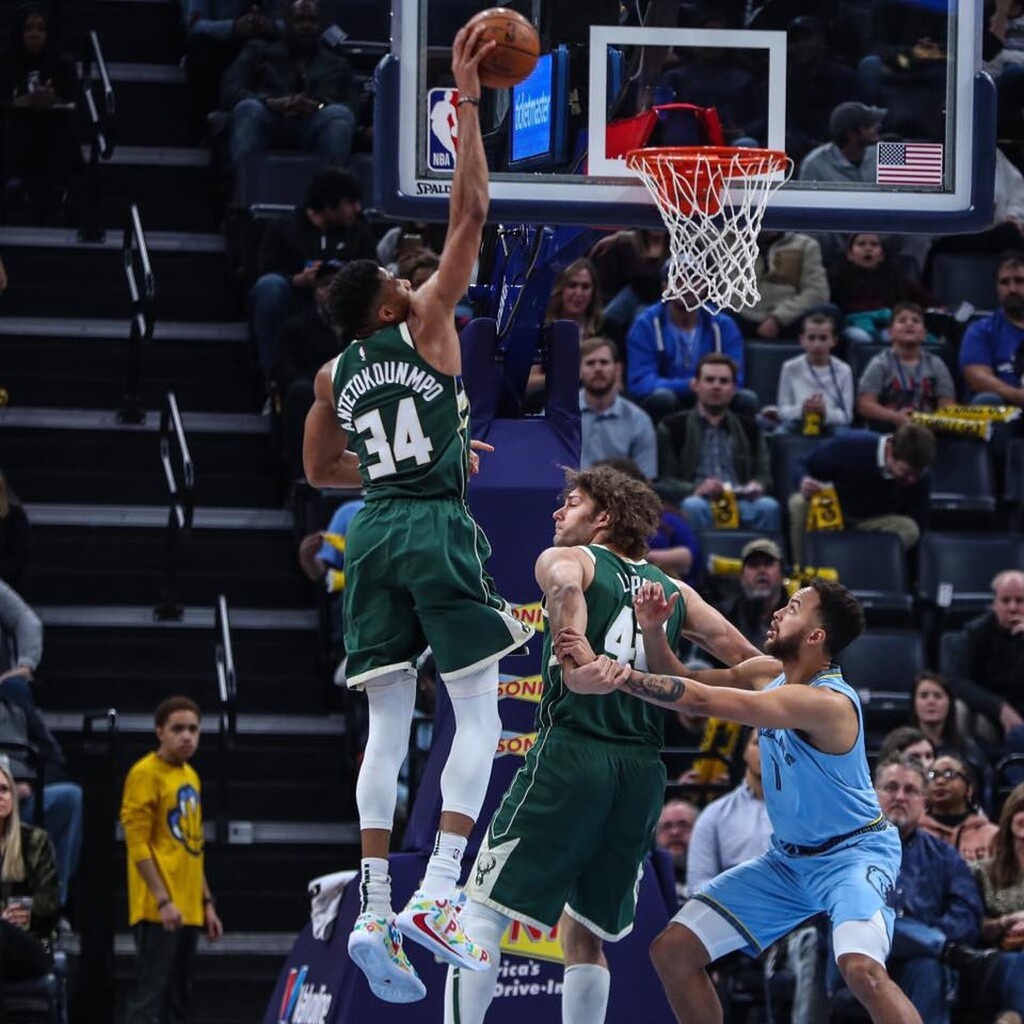 Τα highlights του Αντετοκούνμπο κόντρα στους Γκρίζλις (video)