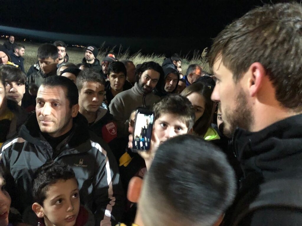 AEK: Πάρτι σε αποδυτήρια για παίκτες και κόσμο (videos+photos)