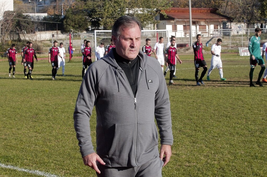 Απόλλων Πόντου: Αποχή οπαδών και πανό για Καλαϊτζίδη (photos)