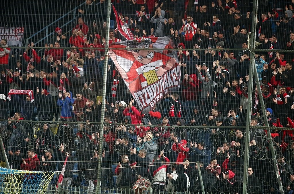 Αστέρας Τρίπολης-Ολυμπιακός: Κόκκινη... κατάληψη στο «Θ. Κολοκοτρώνης» (photos)