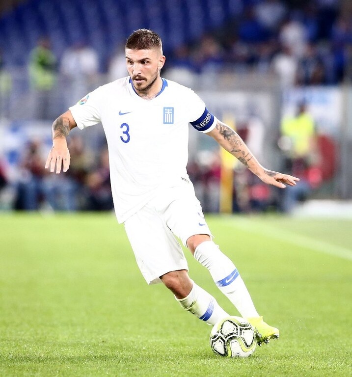 Ο διεθνής μπακ-χαφ δεν έχει καταφέρει να καθιερωθεί στη Χόφενχαϊμ, ενώ είναι γνωστό το δέσιμό του με τον ΠΑΟΚ.