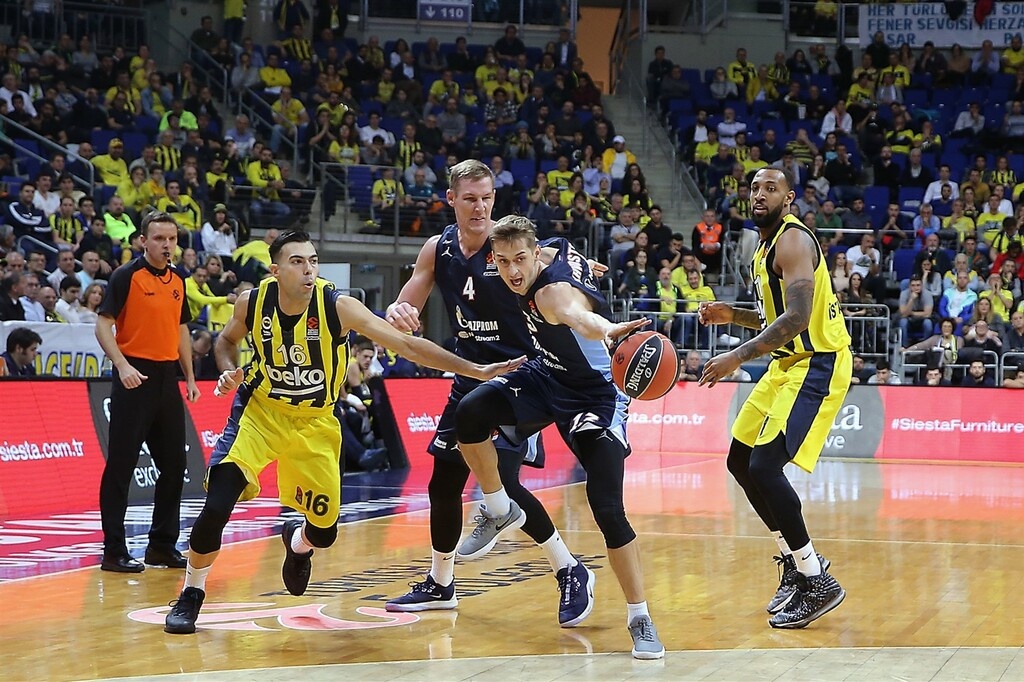Φενέρμπαχτσε – Ζενίτ 81-84: Πήγε να τη «σώσει» ο Σλούκας και τη «σκότωσε» ο Αλμπισί (video+photos)