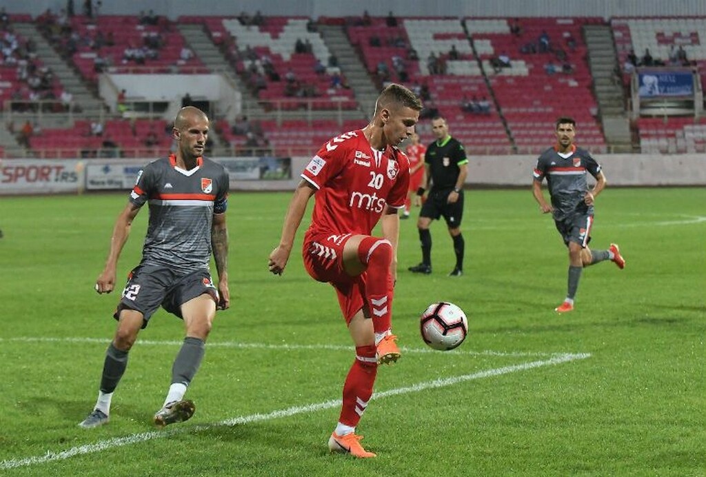 Το μόνο που απομένει για να επικυρωθεί η μεταγραφή, είναι να περάσει από ιατρικές εξετάσεις ο Τσούμιτς, κάτι που -σύμφωνα με τους Σέρβους- θα γίνει μέχρι το τέλος της εβδομάδας.