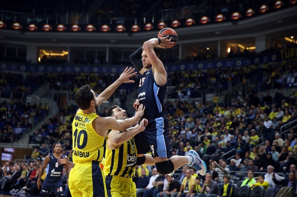 Φενέρμπαχτσε – Ζενίτ 81-84: Πήγε να τη «σώσει» ο Σλούκας και τη «σκότωσε» ο Αλμπισί (video+photos)
